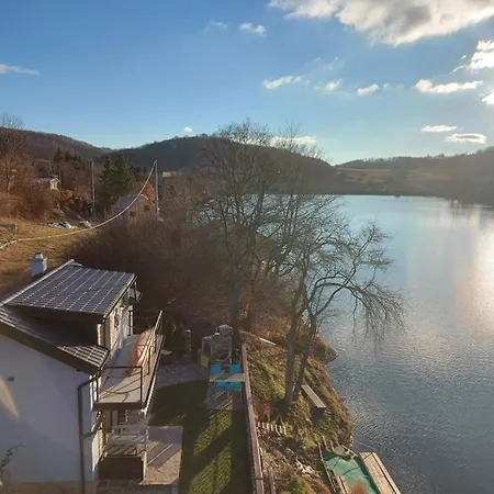 Pri Velkom Kolpasskom Tajchu Semesterbostad *